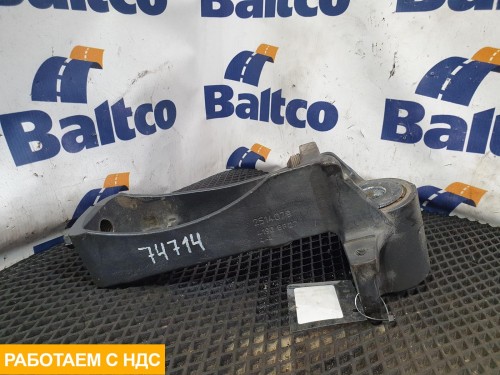 Кронштейн передней рессоры правый